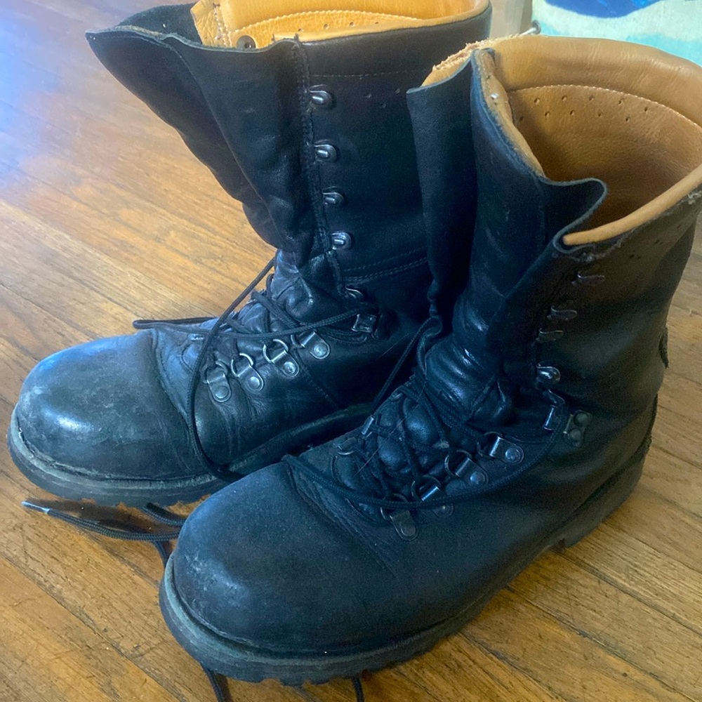 Paratrooper boots